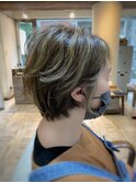 くせ毛を生かした大人ショートボブ