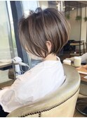 《30代、40代》白髪ぼかしハイライト×丸みとくびれショート大宮