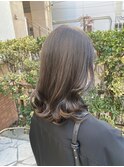 透け感たっぷりグレージュカラー！