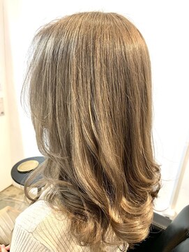 ツムグ 代官山店(TUMUGU) 大人可愛い脱白髪染め白髪ぼかしショコラベージュミディアムヘア