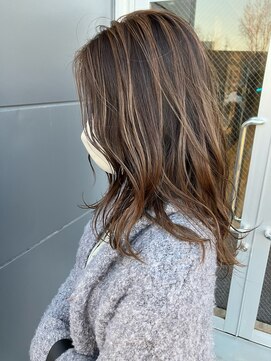 ヘアークラフト アニー 南郷18丁目店(HAIR CRAFT Annie) 塗り分けカラーのミディアム