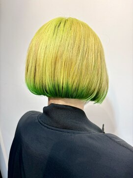 アトリア 横浜(Atria) イエローグリーンな爽やかビタミンカラーミニボブ仕立て