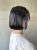 【 ミニボブ × ネイビーピアスカラー 】
