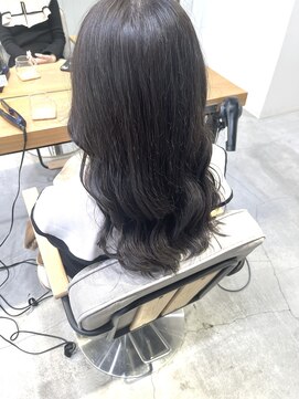 ルイス 宝塚(Luis) 20代30代40代大人かわいい くびれスタイル