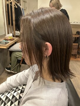 ブルーノ ヘアサロン(BRUNO. hair salon) カーキグレージュ