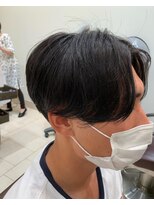 美容室ヒラトヤ 都南店&nbsp;センターパートショートレイヤー刈り上げツーブロックマッシュ