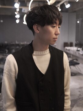 メイカ(MEIKA) 【ナチュラル束感マッシュ × ゆるめパーマ】花岡勇輝