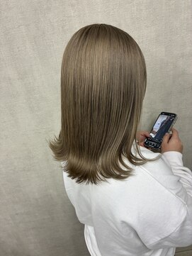 トリコ(ToricO) ミルクティーベージュ　くすみベージュ　ダブルカラー　ブリーチ