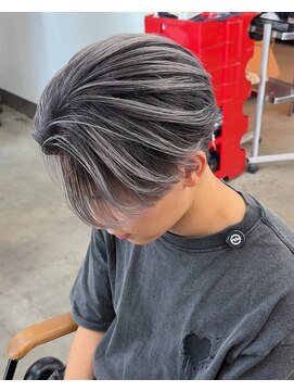 テンバイリップスヘアー(TEN by LIPPS hair) 大人かっこいいシルバーグレーバレイヤージュセンターパート