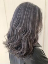 シャルムバイケンジ(Charm.by KENJE)&nbsp;デザインカラーバレイヤージュ細めハイライト白髪ぼかし東京銀座