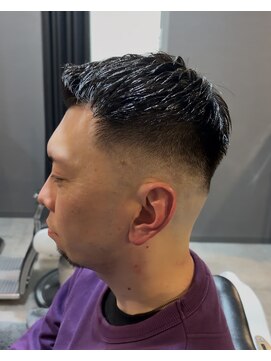 ザ ブライト バーバー(The BRIGHT BARBER) フェザーアップ　スキンフェード