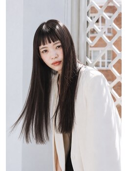 ウタシロイロ(uta shiroiro)の写真/utaが得意とする"まっすぐすぎない、曲がるストレート。"くせ毛・広がりを扱いやすく整える。