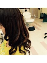 ヘアーアンドメイク ピーチ(hair&make Peach)&nbsp;グラデーション巻き髪スタイル