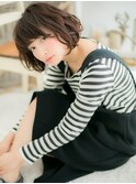 暗髪フェザーボブで小顔に☆見せるc