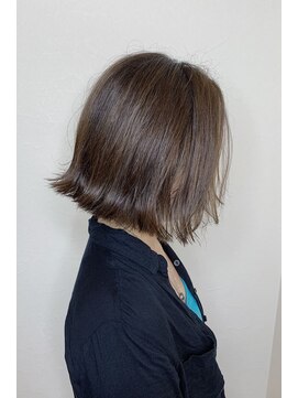 フロート 小阪店(float) グレージュ_外ハネボブ,アッシュブラウン,ネオウルフ