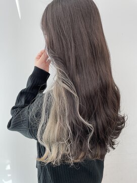 アライブ キチジョウジ(ALIVE Kichijoji) 韓国風インナーカラー×ホワイトシルバー/イヤリングカラー