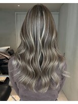 ヨロ 小岩(YOLO) ハイライトカラーミルクティーベージュケアブリーチダブルカラー