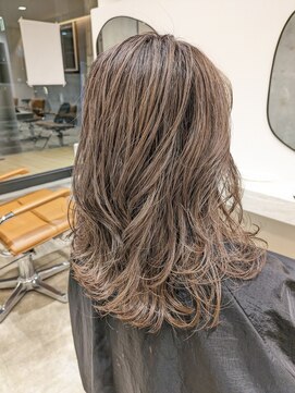 ナンバースリー 溝の口店(Number Three) ベージュカラー