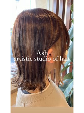 アッシュ アーティスティック スタジオ オブ ヘア(Ash artistic studio of hair) 外はねボブ×インナーカラー