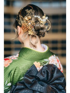 ブルームス アンジュ(Blooms Unge) シニヨン