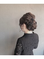 エフ(efu.) ゆるふわシニョン