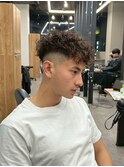 スパイキーショート フェード スペインカール ルーズパーマ