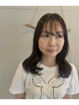 ニナル(Ninal) 上品アッシュでつくる大人セミディ