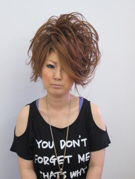 美容室イーナ(e na) スジ盛りアップ☆