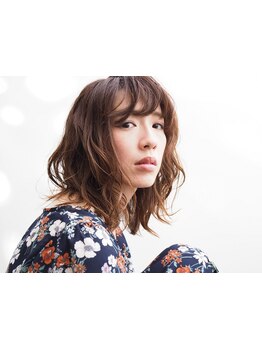 ダメージレスな商材でカラーを楽しむこともできるから、色持ち◎ダメージを抑えながら、艶やかな美髪に♪