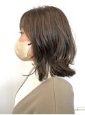 【vida まりな】アッシュベージュ こなれヘア ミディアムボブ