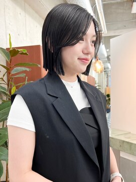 ノエ(noe) 切りっぱなしボブ×ブルーブラック