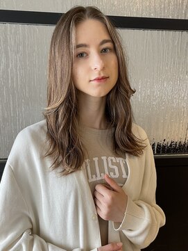 アリエッタ アザブ(ARIETTA AZABU) 色気を纏う外国人風『エアリーセミディ』/色気髪カタログ