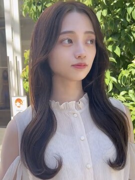 ティア(Tia.) (レイヤーカット/韓国風/くびれヘア/ロングヘア/センターパート)