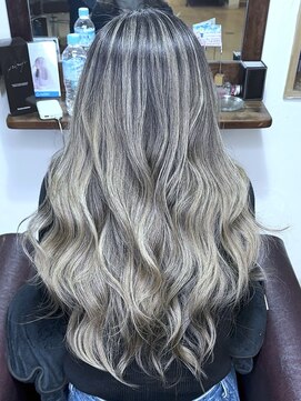 ブレイズヘアー(BLAZEhair) ミルクティグレージュバレイヤージュ×ブリーチ２回