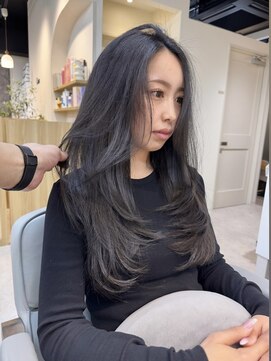 カラ フクオカ(Cara FUKUOKA) レイヤーカット&ダークグレージュ【髪質改善水素カラー】