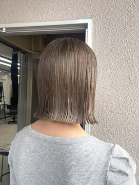 イデアル(Ideal) ボブ/ミニボブ/切りっぱなしボブ/外ハネ/外ハネボブ/前下がり