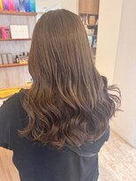 サリュー バイ イザ(Salut by IZA)&nbsp;ブラウンカラー似合わせカットセミロング韓国風巻き