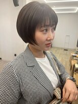 ヌビラ(Nubira)&nbsp;大人マッシュショート/ナチュラルカール/暗めカラー/西千葉