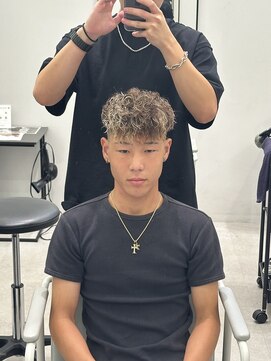 ジュール メンズ 大分(Joule men's) ハイライト/スキンフェード/スペインカール/[大分駅]