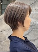 青山白髪ぼかしハイライトマッシュショートボブアッシュ40代