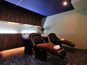 マッスカラーバイ美色館 大阪(MASS COLOR by 美色館)の写真/【南森町徒歩1分】大人女性の“なりたい”を叶えるサロン。頭皮や髪、気分まで癒されるサロンタイムを…♪