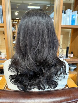 ロベルシ(ROVERSI) コテ巻き風パーマ