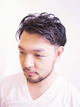 ベンチ 新宿店(bench) リーゼント風刈り上げツーブロック【ＢＥＮＣｈ新宿店】