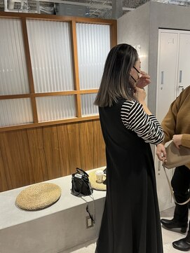 エイトデイズ 三宮駅前店(EIGHT days) shadow roots