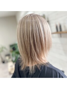 アッドヘアー(Add hair) ハイトーンカラー/ヘルシー/ウルフ/レイヤー/ミディアム