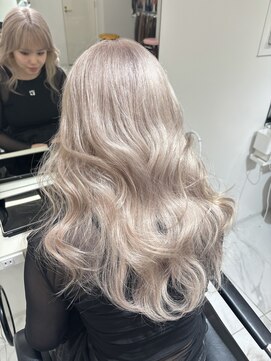 ランテルディ 渋谷(LANTERDIT) ホワイトベージュ 冬カラー レイヤーカット