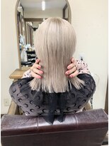 ガルボ ヘアー(garbo hair) ハイトーン 10代 20代 ブリーチ ホワイトミルクティー ボブ
