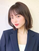 ヴェイン 渋谷(vain)&nbsp;20代 ショートボブ 切りっぱなしボブ 外ハネ ぱっつん前髪 艶髪