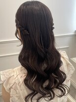 リルミー(Lilme) 大人っぽ可愛い!ねじりハーフツイン♪_ユウ