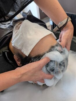ヘアーサロントヤマ 中郡店(Hair salon Toyama)の写真/＜あなたの頭皮と心に寄り添う、オーダーメイドスパ体験＞疲れ/コリを癒し、頭皮の感想/べたつきを解消◇